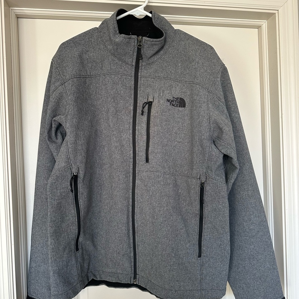 Men’s Large North Face Jacket.